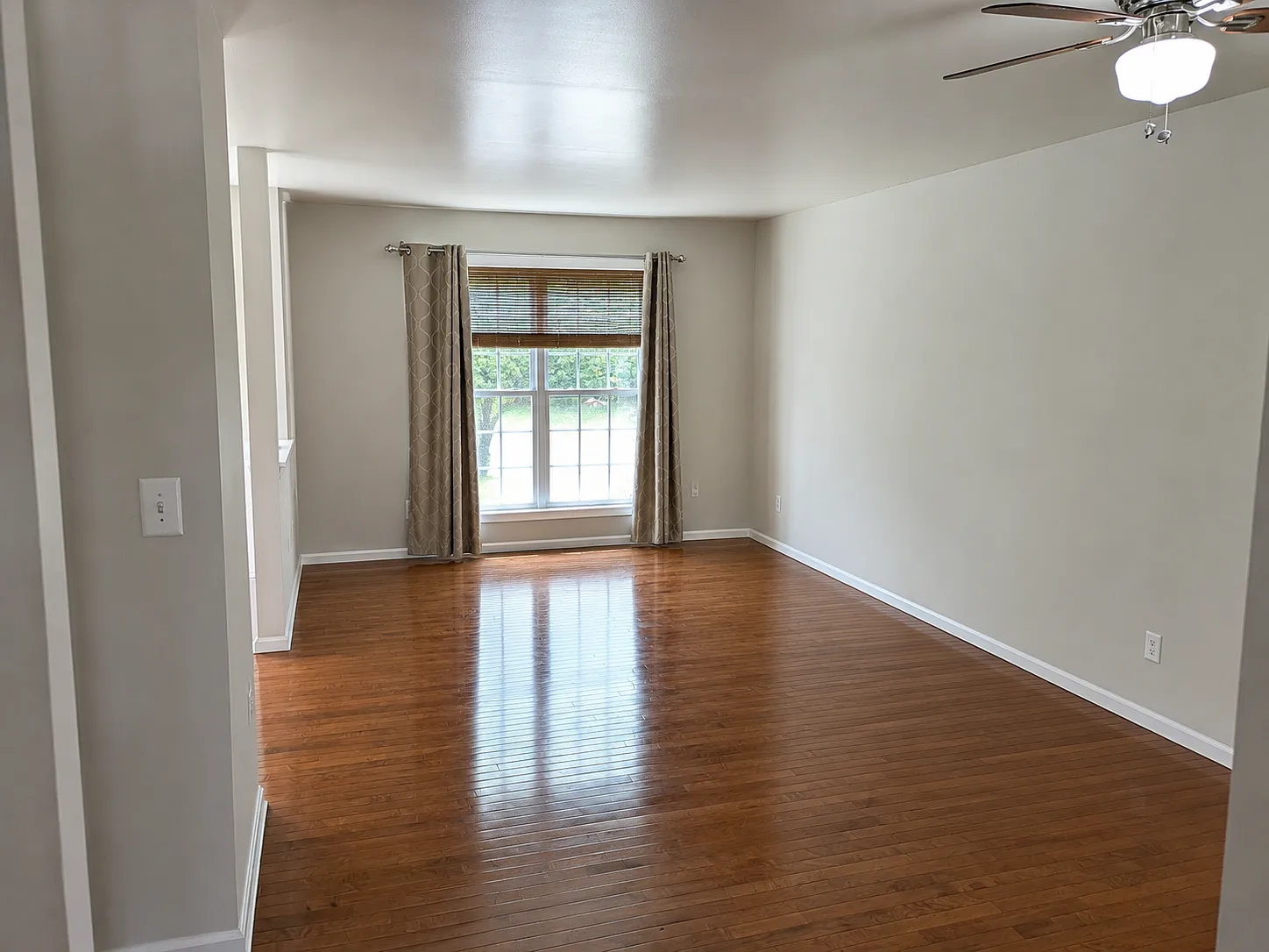 4 bed, 3.5 bath, 1698 sqft, $2,999 — Photo 2