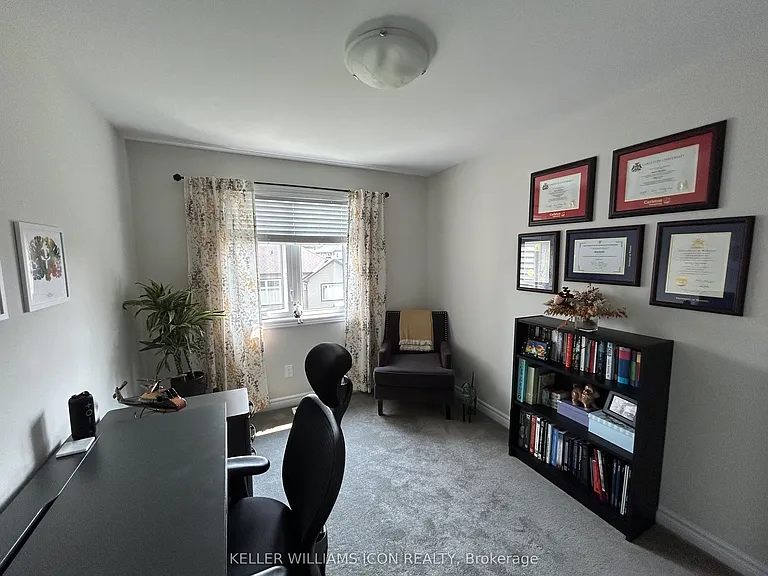 505 Manhattan Ct — Photo 24