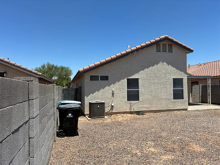 10523 W Windsor Blvd — Photo 38