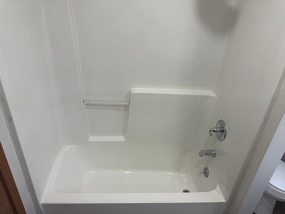 4th image of 111 Allen St
