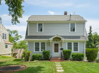 37 Olive St, Danbury, CT 06810