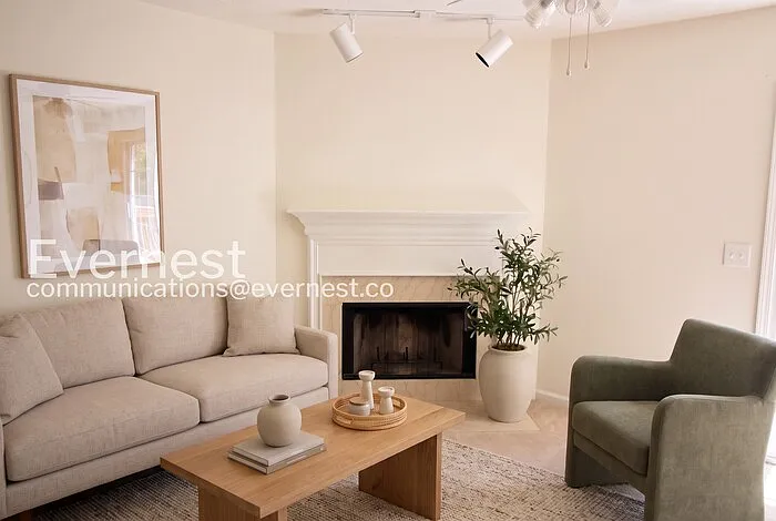 2 bed, 2.5 bath, 1216 sqft, $1,750 — Photo 2