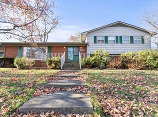 3401 Farmington Rd, Lexington, KY 40502