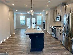 2242 Whistler Way NE — Photo 2