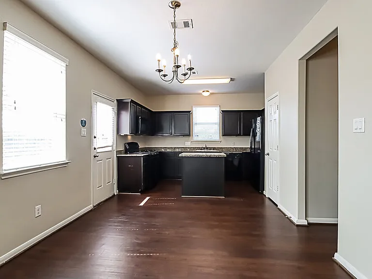3355 Allington Ct — Photo 6