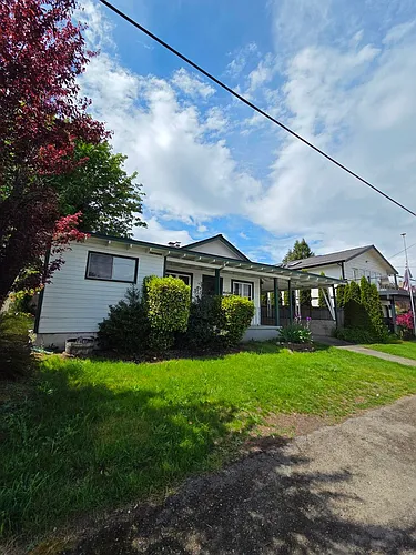 2196 Spring St E Photo 1