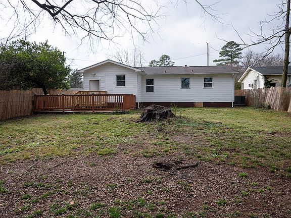 2nd image of 1709 Canterbury Cir NW