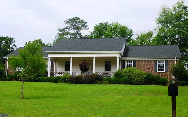 1st image of 104 Amherst Dr