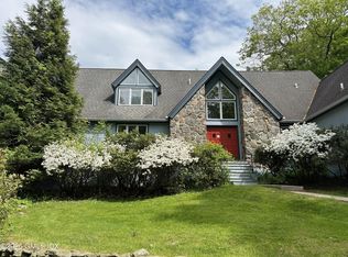 681 River Rd, Cos Cob, CT 06807
