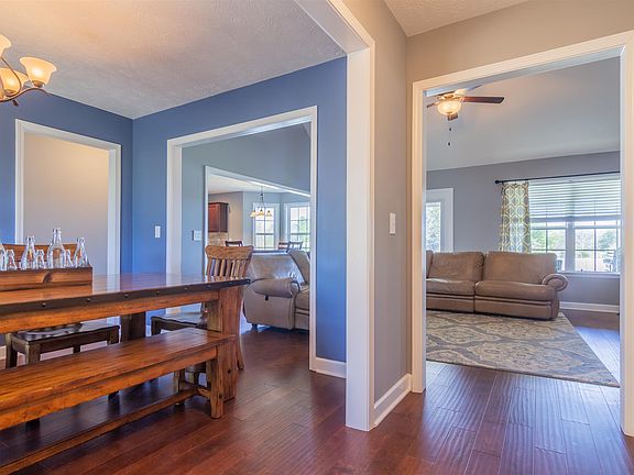3rd image of 2813 Dusenburg Dr