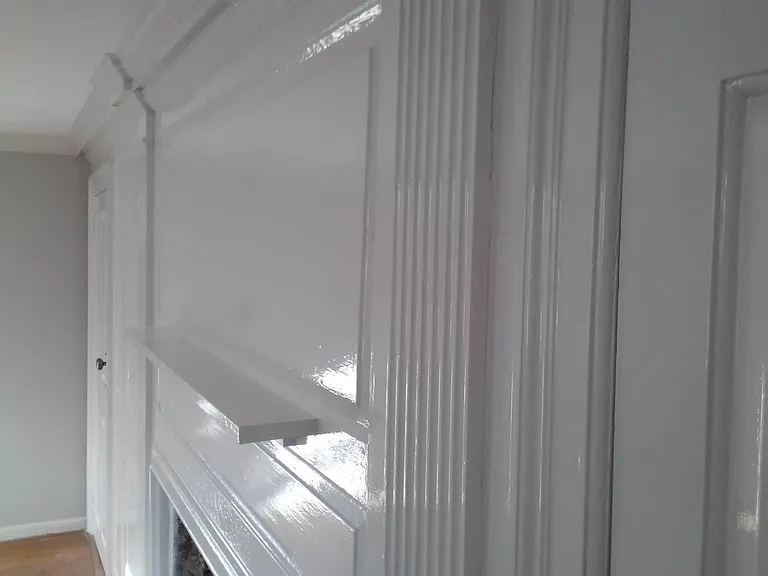 ORIGINAL MOLDINGS FRONT SECOND FLOOR BEDROOM