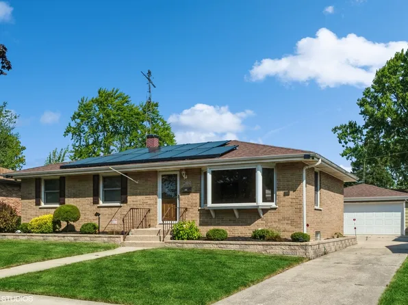 2804 W Grove Ave, Waukegan, IL 60085