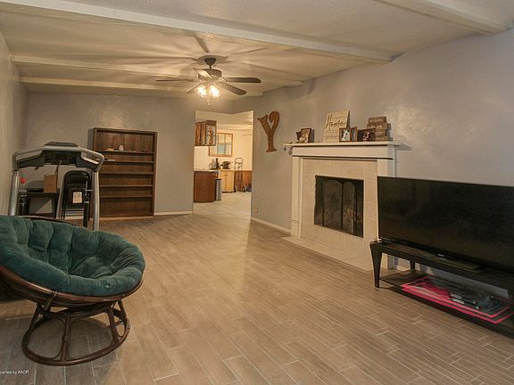 4th image of 5806 W 49th Ave