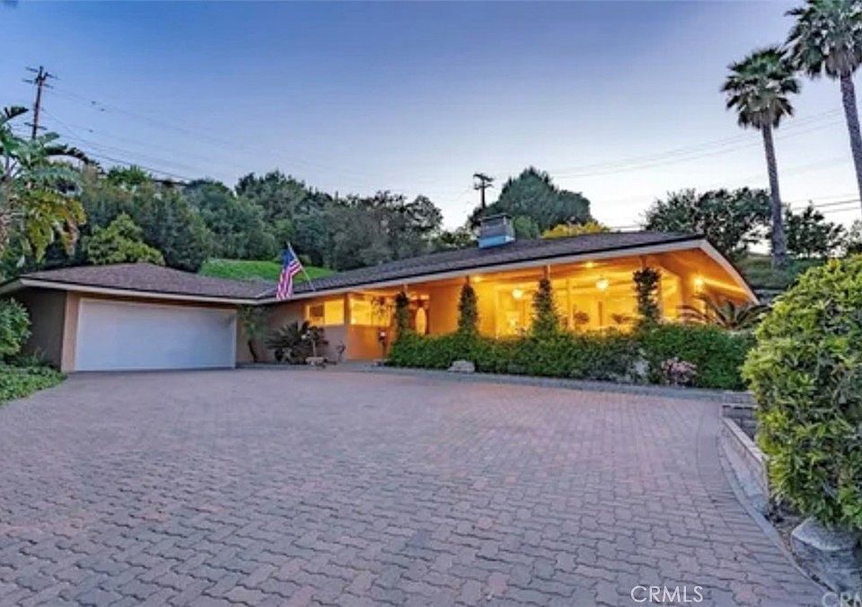 1st image of 1 Cayuse Ln