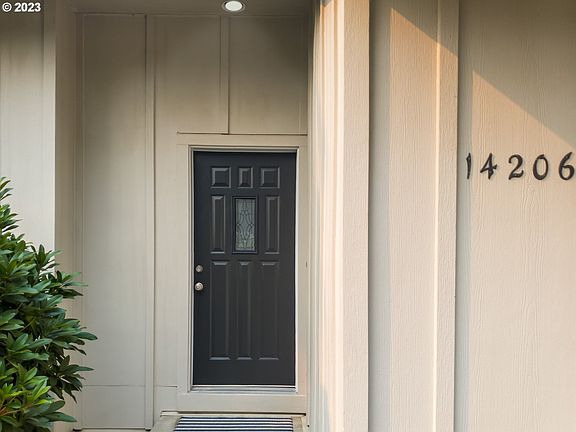 2nd image of 14206 NE 88th St