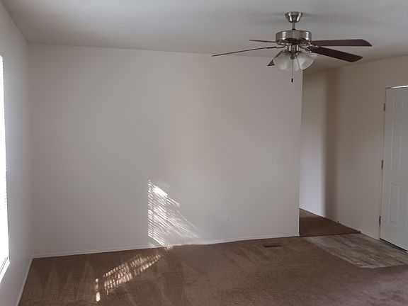 4th image of 9751 Edgewood Ct #52