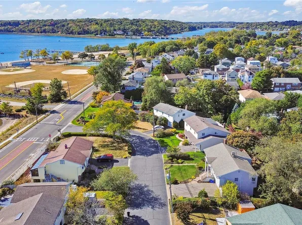 7 Hilary Drive, Bayville, NY 11709