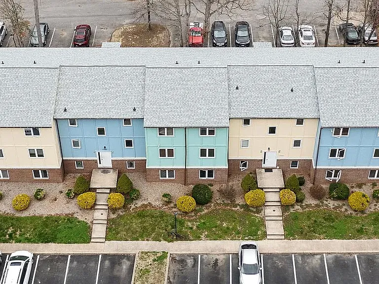 22028 Oxford Ct #C-10 — Photo 6