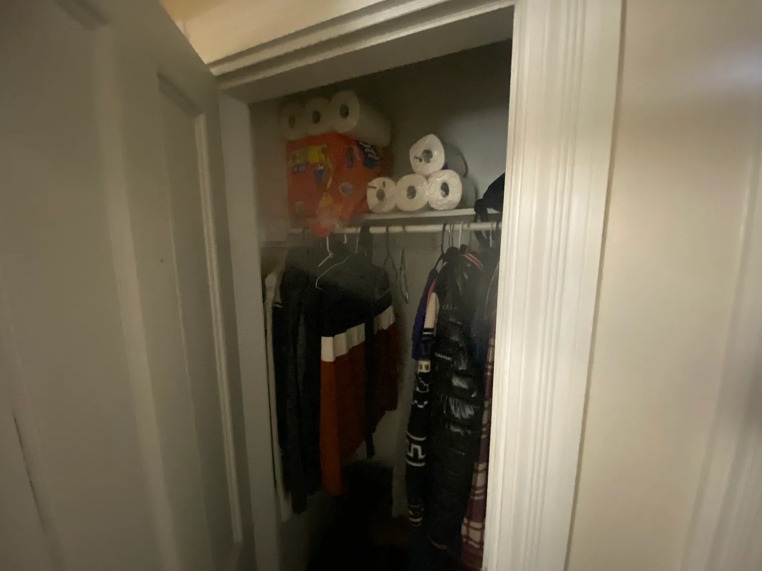 3 bed, 9999 sqft, $2,850 — Photo 3