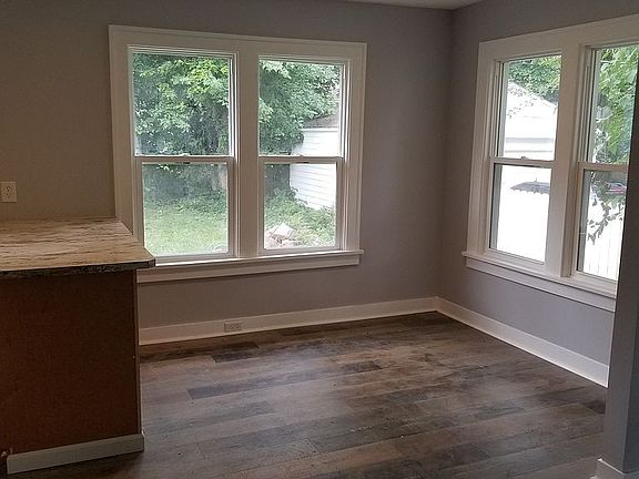 5th image of 3290 Altamont Ave