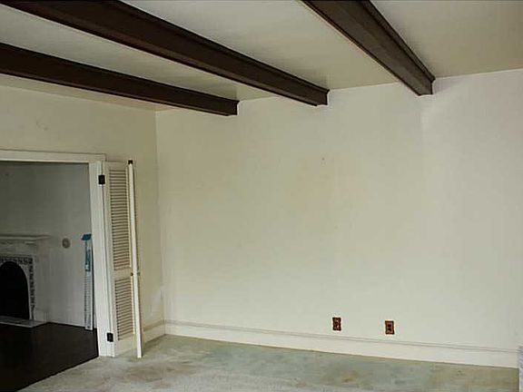 4th image of 15 Carovilli St