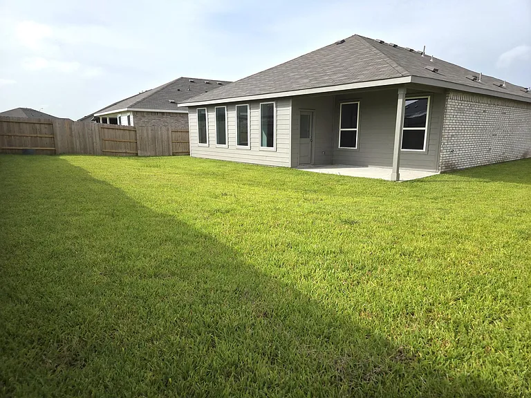 6511 Silver Emperor Ln — Photo 35