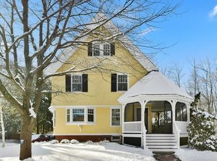 28 Devens St, Concord, MA 01742
