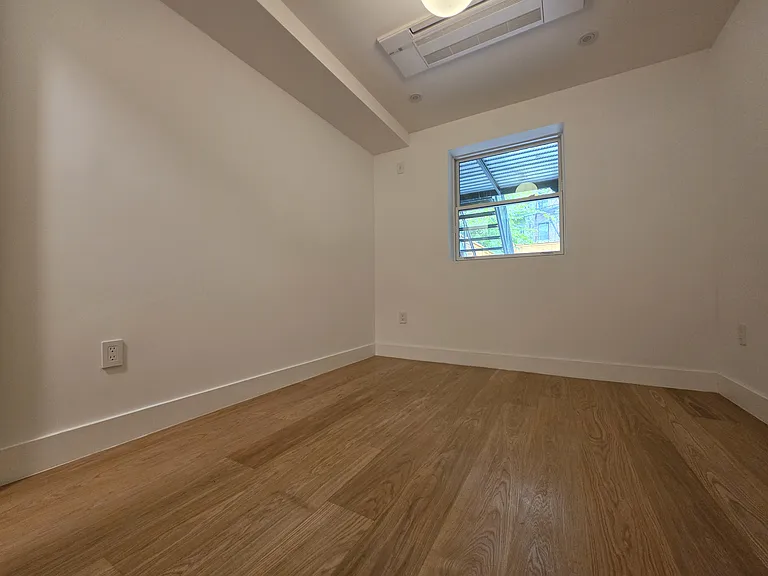481 Madison St #2 — Photo 8