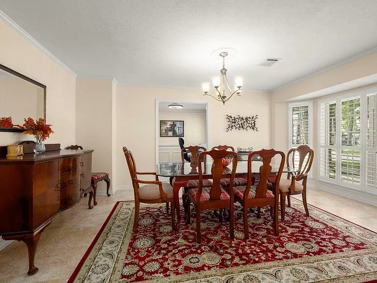 7615 Litchfield Ln — Photo 6