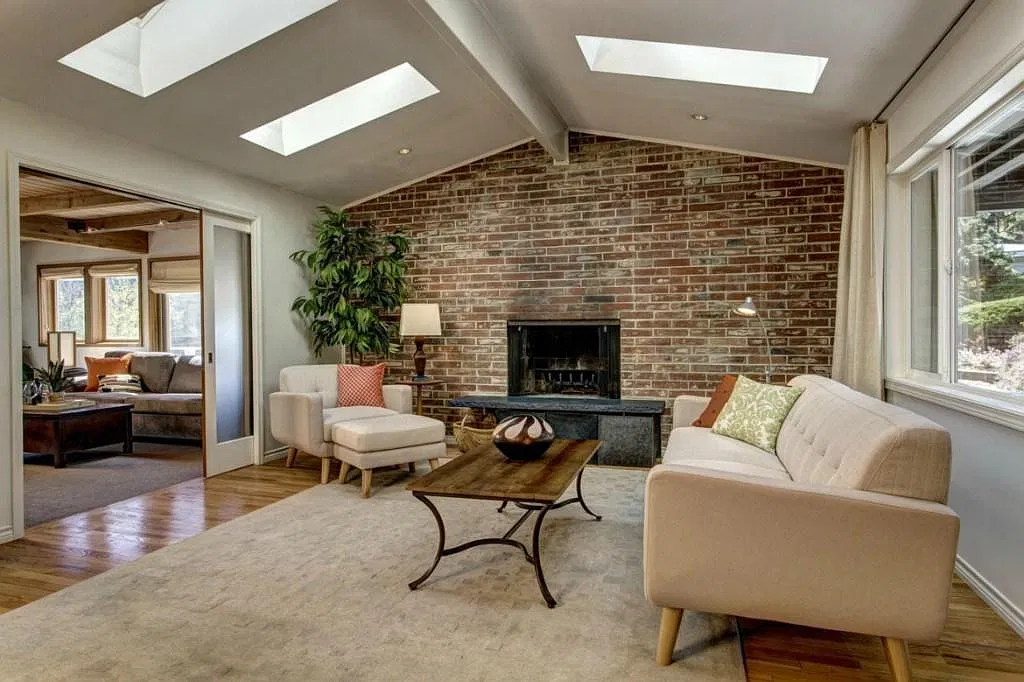 3 bed, 2300 sqft, $4,900 — Photo 4