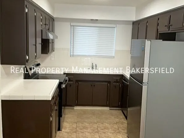 2403 Olive St #2403, Bakersfield, CA 93301