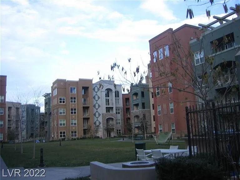 32 E Serene Ave #123 — Photo 2