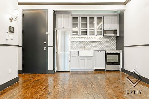 1st image of 920 Pacific St #1A