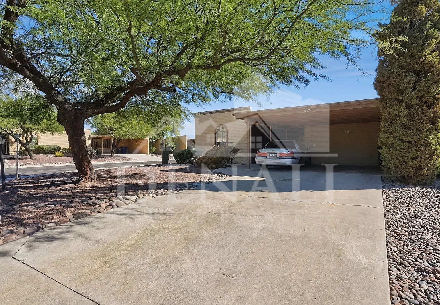 3 bed, 2.0 bath, 1724 sqft, $1,995 — Photo 2