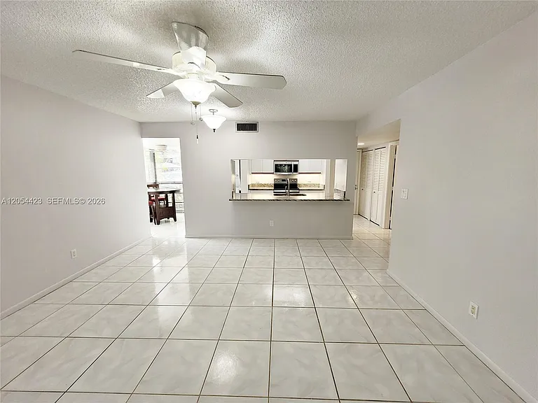 7523 Greenlake Way #C — Photo 21