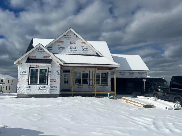 346 Freedom Trail Dr, Portsmouth, RI 02871