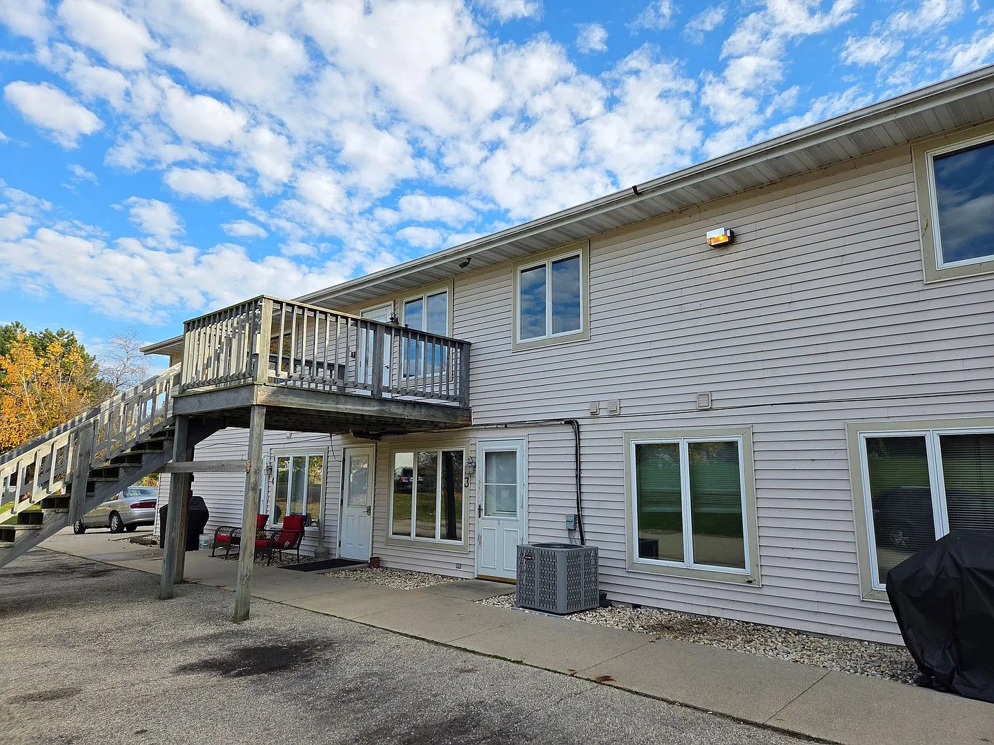 209 Forest St — Photo 4