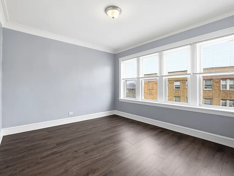 719 W 80th St #2 — Photo 14