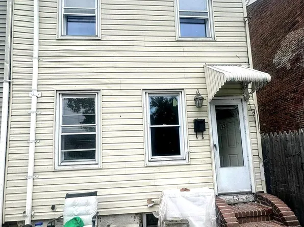 13 Camden St, Trenton, NJ 08618