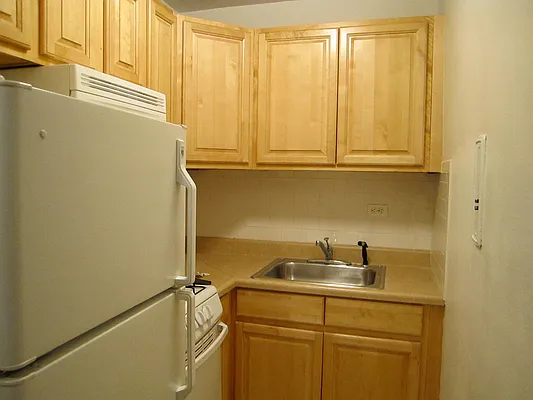 Rented by City Connections Realty | media 17