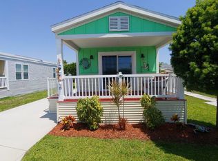 19 Hopetown Rd, Micco, FL 32976