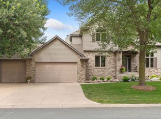 1544 Woodlawn Cir, Waconia, MN 55387