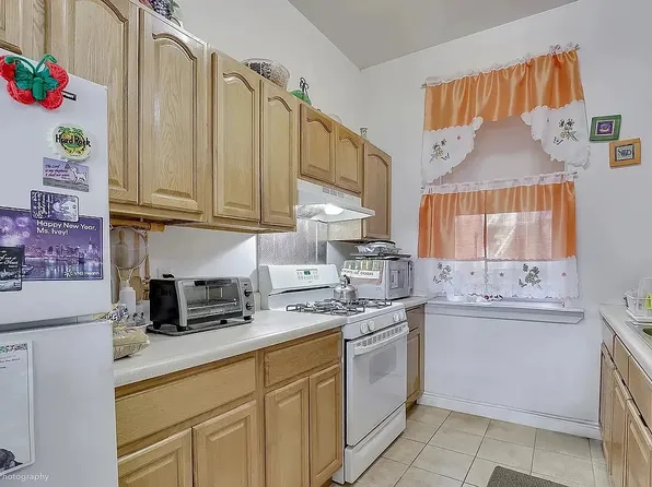 45 Central Park North image 6 of 10