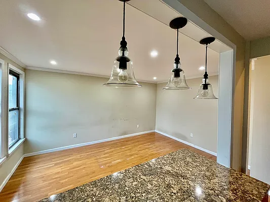 Rented by EXR | media 33