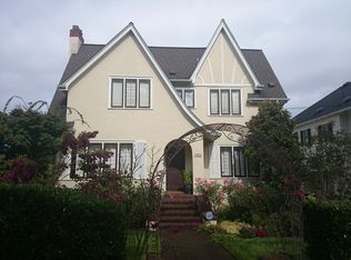 2052 E Crescent Dr, Seattle, WA 98112