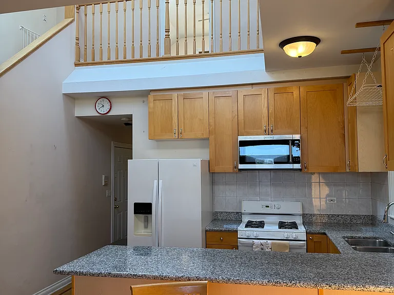 2645 W Haddon Ave #3 — Photo 6