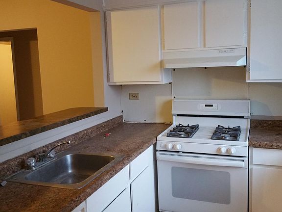 3rd image of 431 S Belmont Ave APT 3