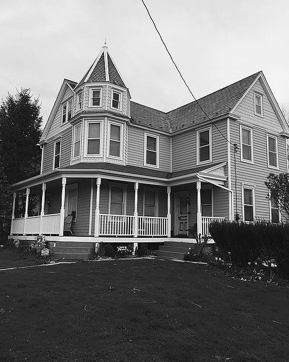 1st image of 3930 Mountain View Dr