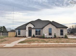 1700 Eagle Ridge Cir, Wichita Falls, TX 76309