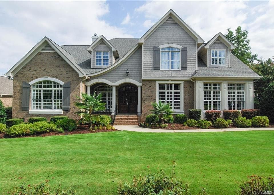 1st image of 990 Wessington Manor Ln #70